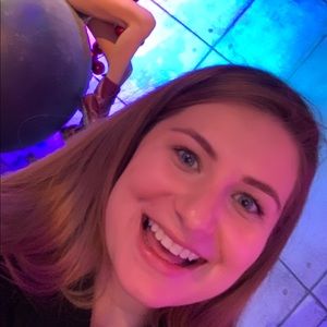 Meet your Posher, Elizabeth